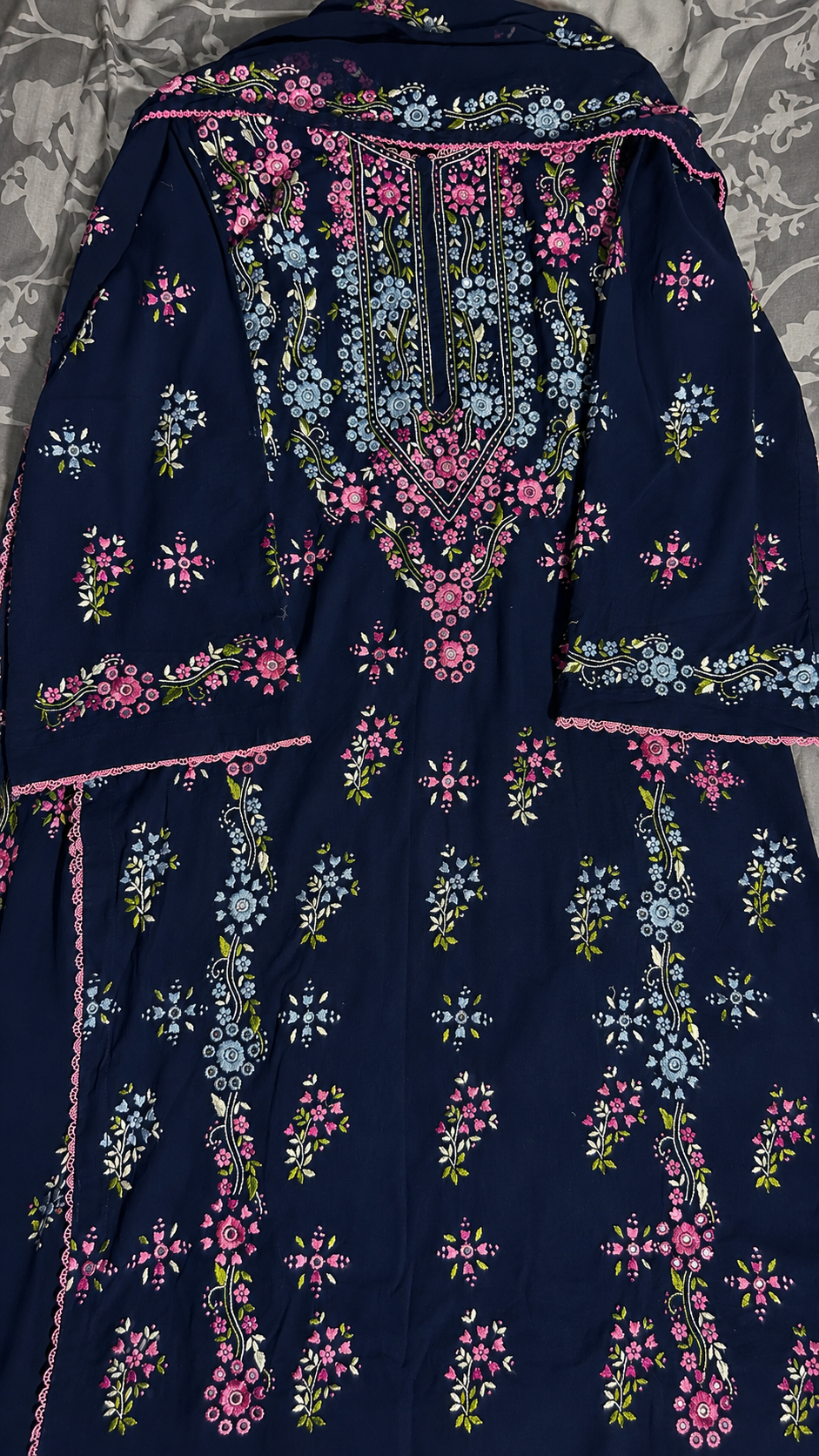 Navy blue floral(delivery time 10 weeks)