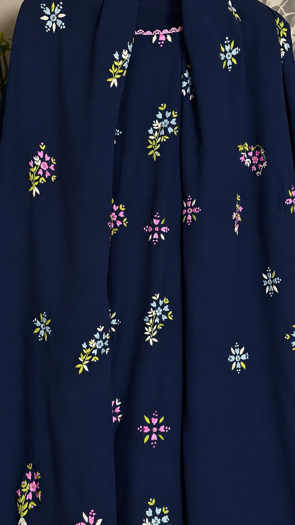 Navy blue floral(delivery time 10 weeks)